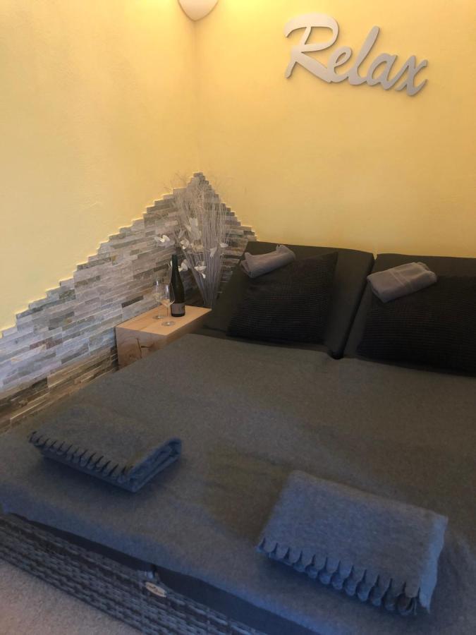 Ferienwohnung Schlossblick - 4 Sterne Sauna Pool Whirlpool Exklusiv Браунфелц Екстериор снимка